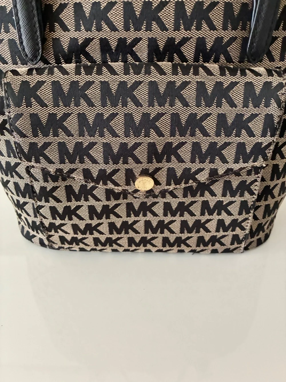 Michael Kors bag - Picture 2 of 4